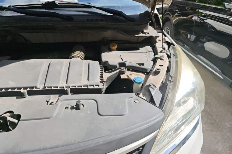 Used HYOSOW H3 2015 1.5L manual luxury version Engine Bay Left