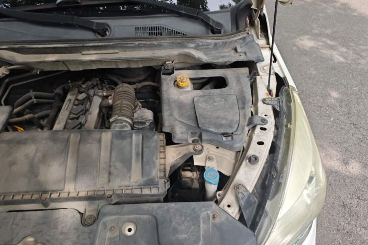 Used HYOSOW H3 2015 1.5L manual luxury version Engine Bay Left
