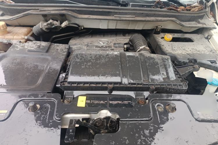 Used HYOSOW H3 2015 1.5L manual Comfort trim level Engine Bay