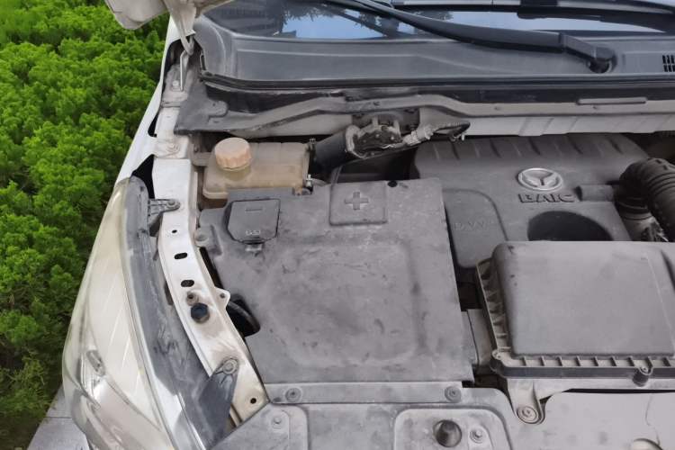 Used HYOSOW H3 2015 1.5L manual luxury version Engine Bay Right