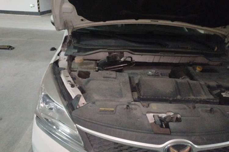 Used HYOSOW H3 2015 1.5L manual luxury version Engine Bay Right
