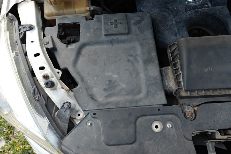 Used HYOSOW H3 2015 1.5L manual Comfort trim level Engine Bay Right