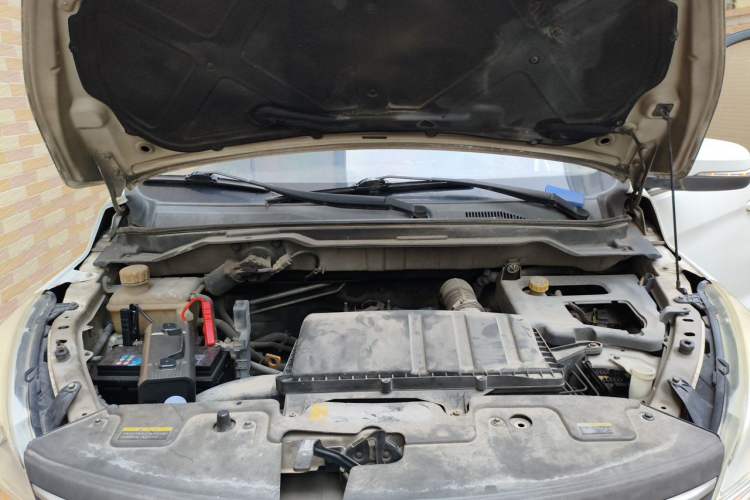 Used HYOSOW H3 2015 1.5L manual luxury version Engine Bay Right