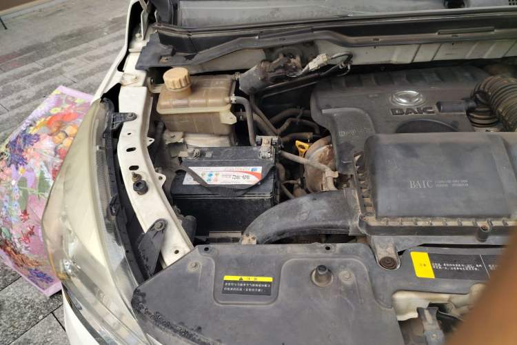 Used HYOSOW H3 2015 1.5L manual Comfort trim level Engine Bay Right
