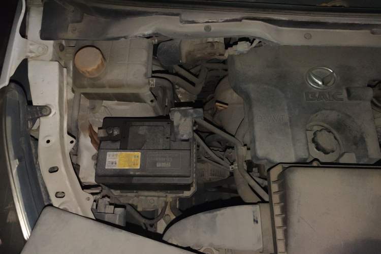 Used HYOSOW H3 2015 1.5L manual Comfort trim level Engine Bay Right