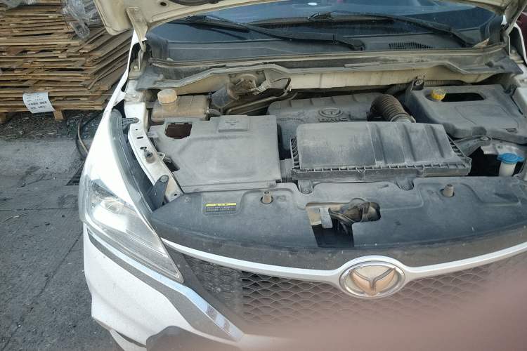 Used HYOSOW H3 2015 1.5L manual luxury version Engine Bay Right
