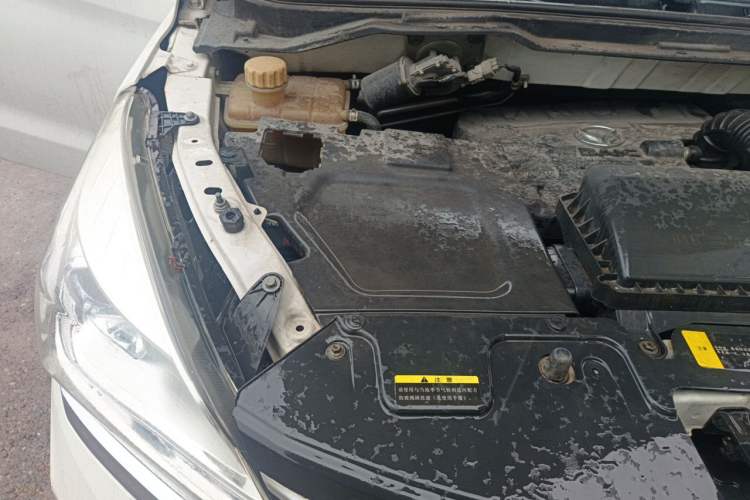 Used HYOSOW H3 2015 1.5L manual Comfort trim level Engine Bay Right
