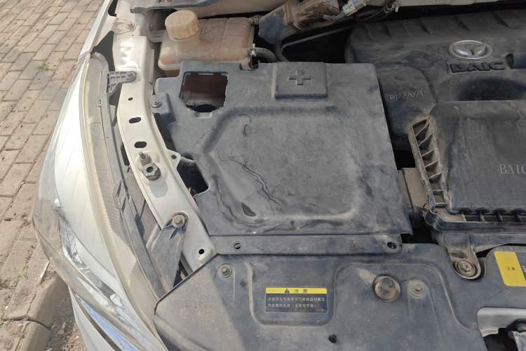 Used HYOSOW H3 2015 1.5L manual luxury version Engine Bay Right