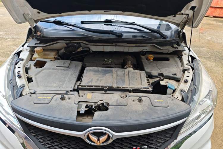 Used HYOSOW H3 2015 1.5L manual luxury version Engine Bay