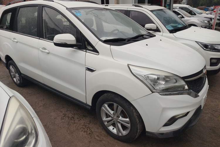 Used HYOSOW H3 2015 1.5L manual luxury version Exterior 2