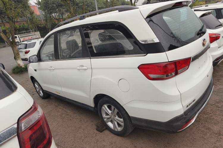 Used HYOSOW H3 2015 1.5L manual luxury version Exterior 3