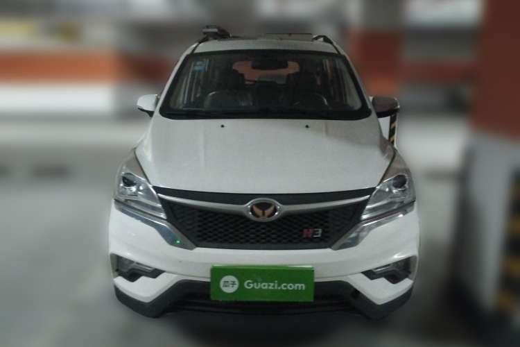 Used HYOSOW H3 2015 1.5L manual luxury version Front