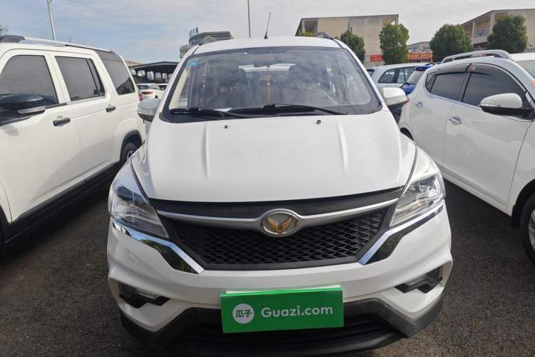 Used HYOSOW H3 2015 1.5L manual Comfort trim level Front