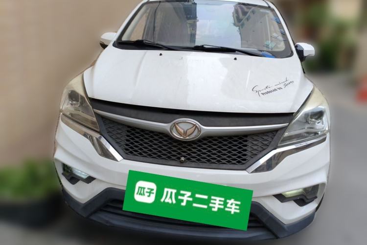 Used HYOSOW H3 2015 1.5L manual luxury version Front
