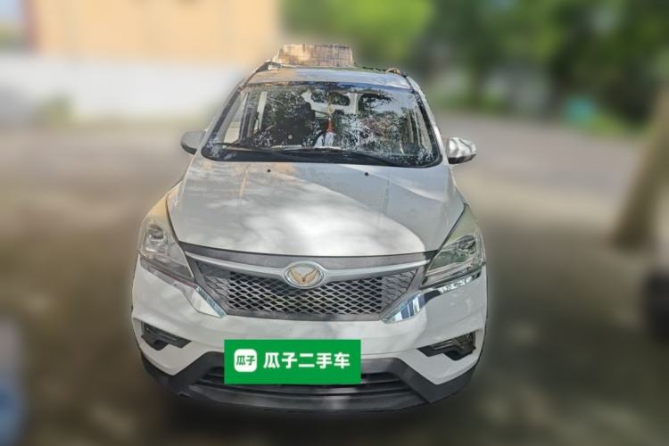 Used HYOSOW H3 2015 1.5L manual luxury version Front