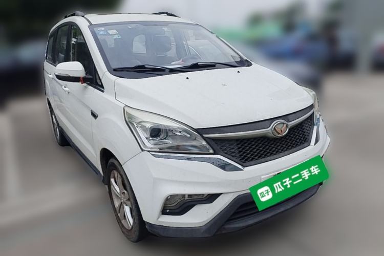 Used HYOSOW H3 2015 1.5L manual Comfort trim level Front Right 45 Deg