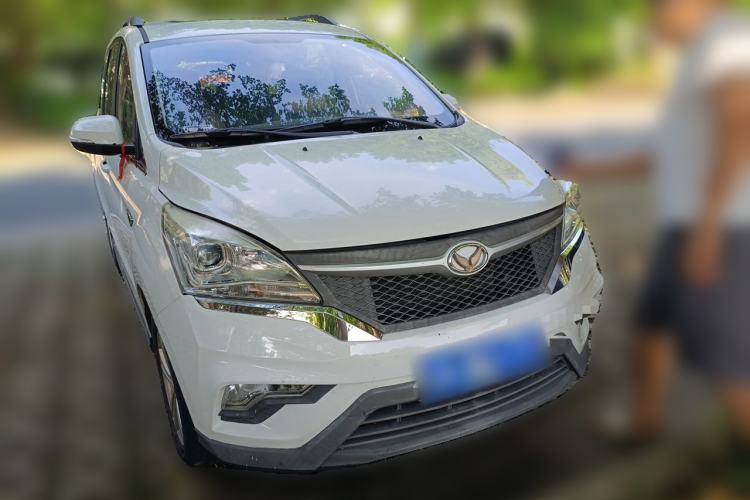 Used HYOSOW H3 2015 1.5L manual luxury version Front Right 45 Deg