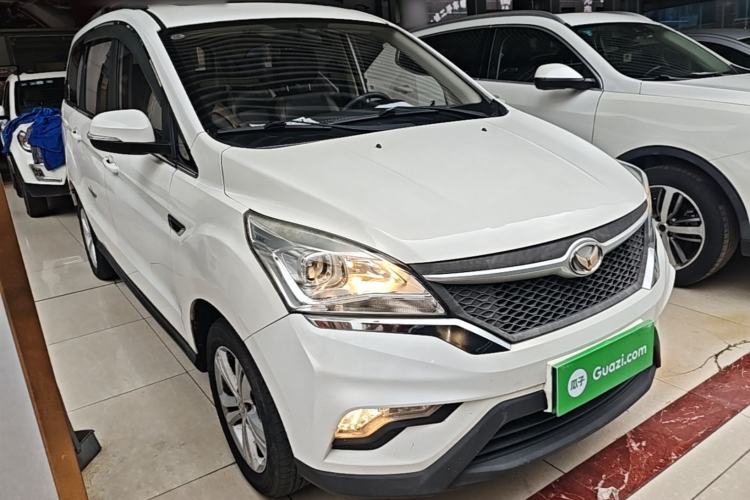 Used HYOSOW H3 2015 1.5L manual luxury version Front Right 45 Deg