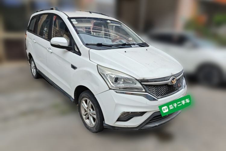Used HYOSOW H3 2015 1.5L manual Comfort trim level Front Right 45 Deg