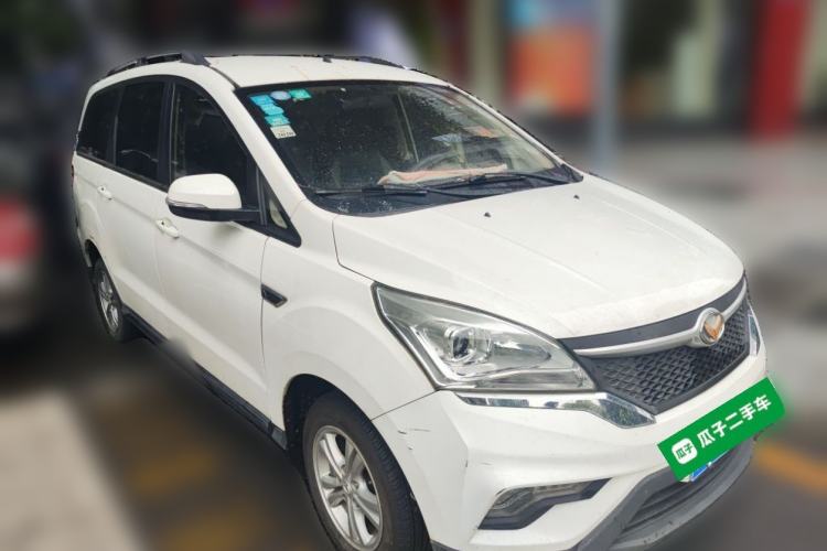 Used HYOSOW H3 2015 1.5L manual Comfort trim level Front Right 45 Deg