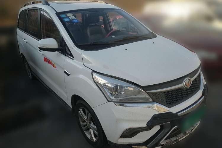 Used HYOSOW H3 2015 1.5L manual luxury version Front Right 45 Deg