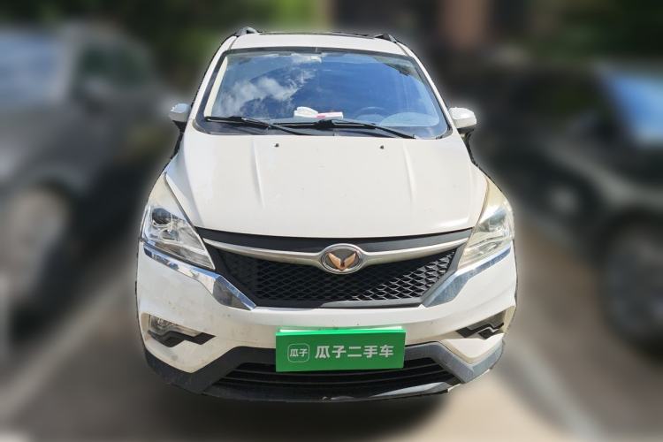 Used HYOSOW H3 2015 1.5L manual luxury version Front