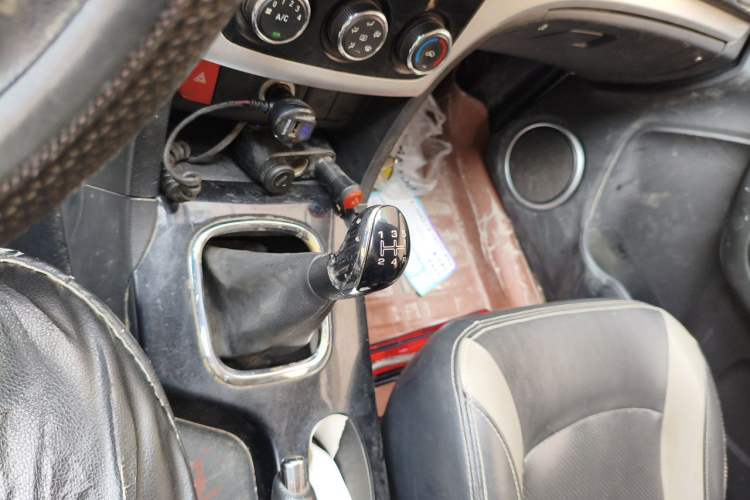 Used HYOSOW H3 2015 1.5L manual luxury version Gear Lever