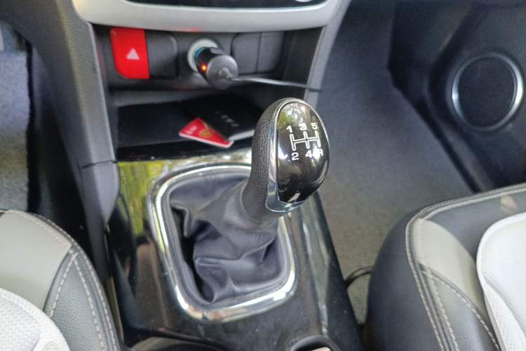 Used HYOSOW H3 2015 1.5L manual luxury version Gear Lever
