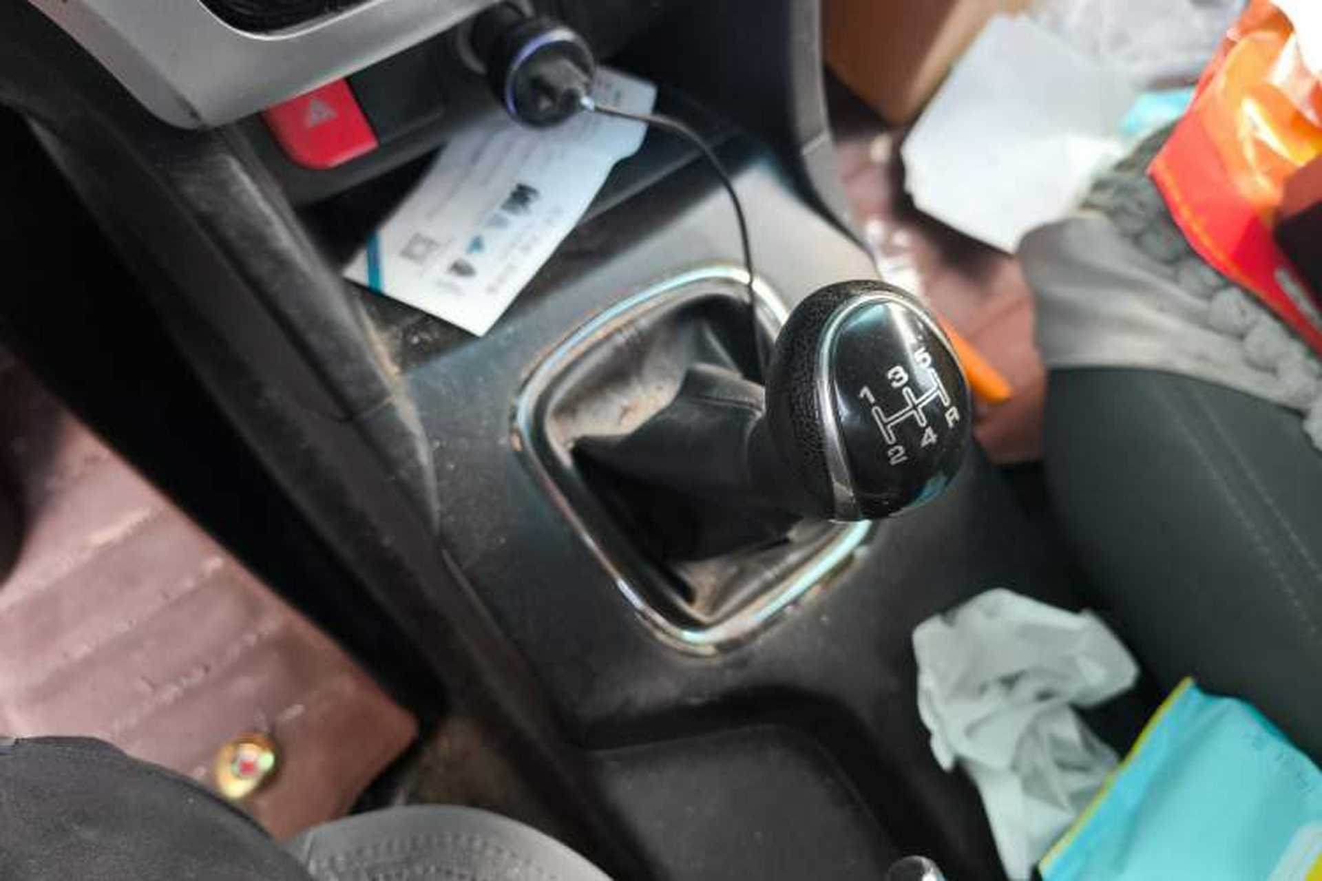 Used HYOSOW H3 2015 1.5L Manual Standard Edition Gear Lever
