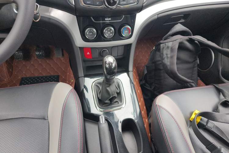 Used HYOSOW H3 2015 1.5L manual luxury version Gear Lever