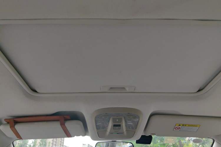 Used HYOSOW H3 2015 1.5L manual luxury version Headliner
