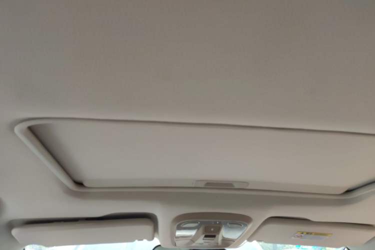 Used HYOSOW H3 2015 1.5L manual luxury version Headliner