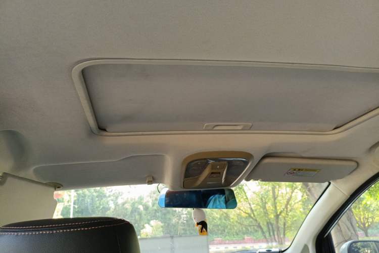 Used HYOSOW H3 2015 1.5L manual luxury version Headliner