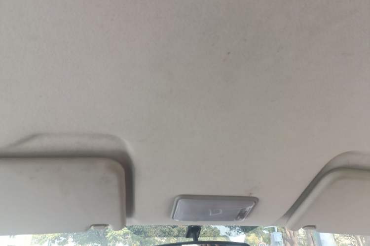 Used HYOSOW H3 2015 1.5L manual Comfort trim level Headliner