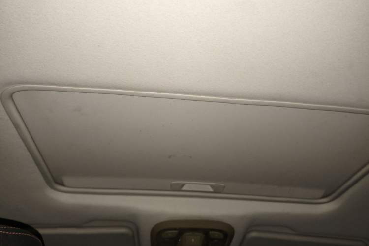 Used HYOSOW H3 2015 1.5L manual luxury version Headliner