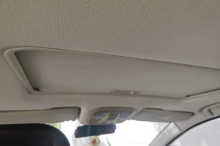 Used HYOSOW H3 2015 1.5L manual luxury version Headliner