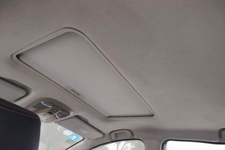 Used HYOSOW H3 2015 1.5L manual luxury version Headliner