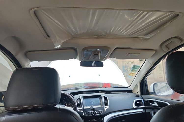 Used HYOSOW H3 2015 1.5L manual luxury version Headliner