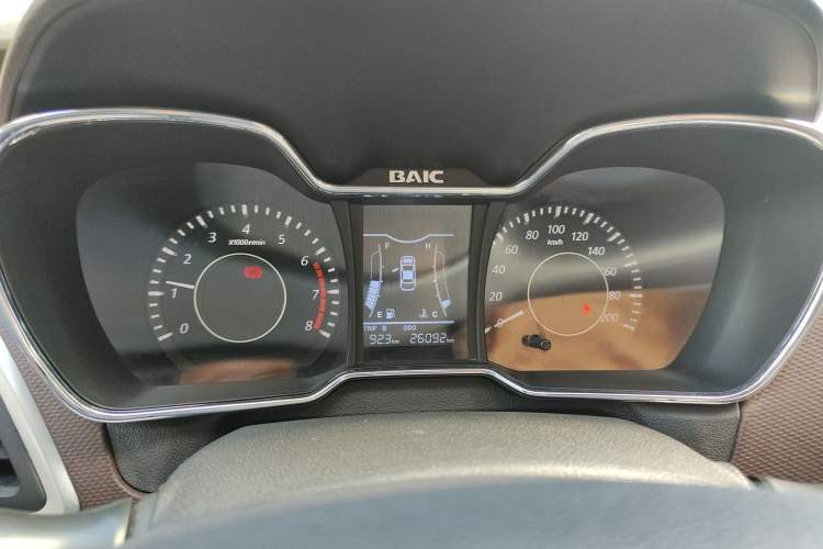 Used HYOSOW H3 2015 1.5L manual Comfort trim level Instrument Cluster