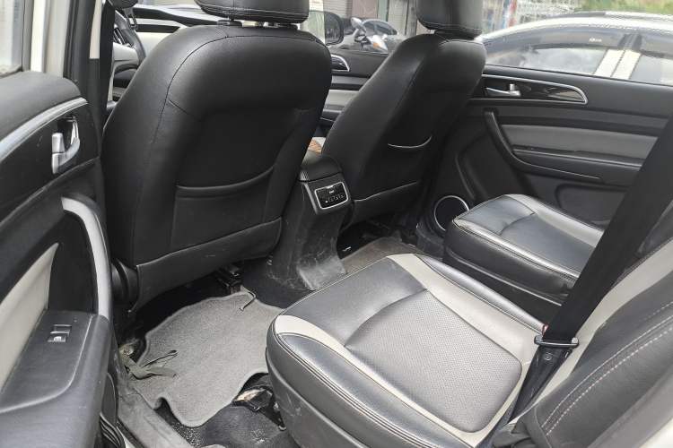Used HYOSOW H3 2015 1.5L manual luxury version Interior 6