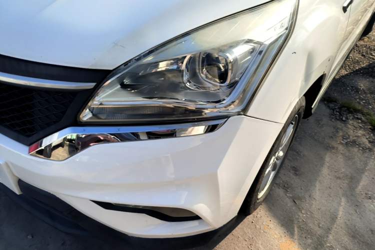Used HYOSOW H3 2015 1.5L manual Comfort trim level Left Front Headlight