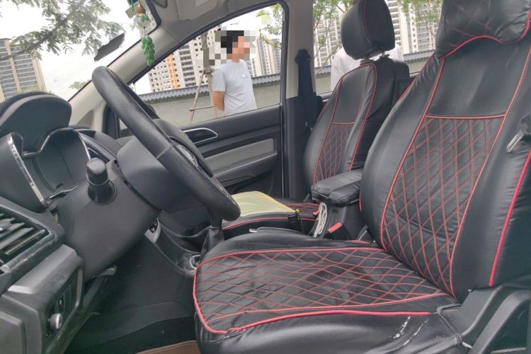 Used HYOSOW H3 2015 1.5L manual luxury version Left Front Seat