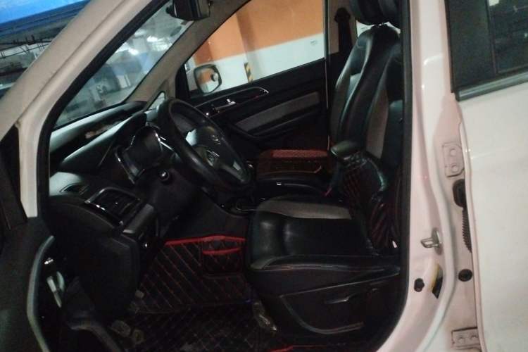 Used HYOSOW H3 2015 1.5L manual luxury version Left Front Seat