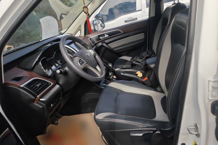 Used HYOSOW H3 2015 1.5L manual Comfort trim level Left Front Seat