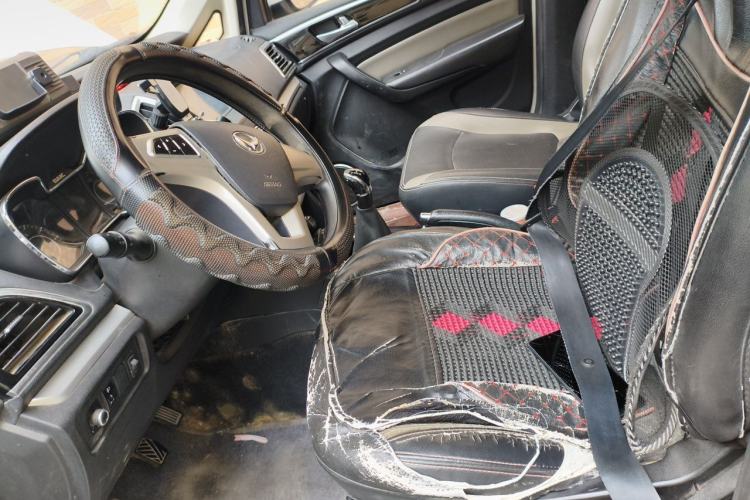 Used HYOSOW H3 2015 1.5L manual luxury version Left Front Seat