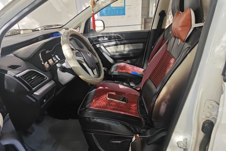 Used HYOSOW H3 2015 1.5L manual luxury version Left Front Seat