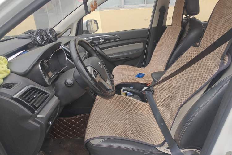 Used HYOSOW H3 2015 1.5L manual luxury version Left Front Seat