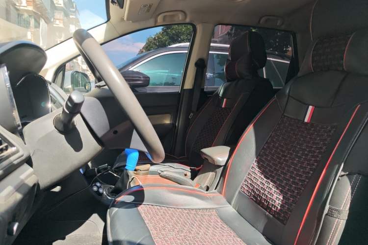 Used HYOSOW H3 2015 1.5L manual luxury version Left Front Seat