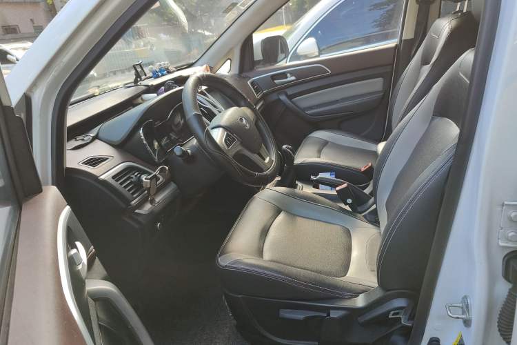 Used HYOSOW H3 2015 1.5L manual Comfort trim level Left Front Seat