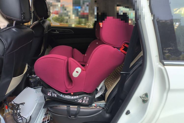 Used HYOSOW H3 2015 1.5L manual luxury version Left Rear Seat